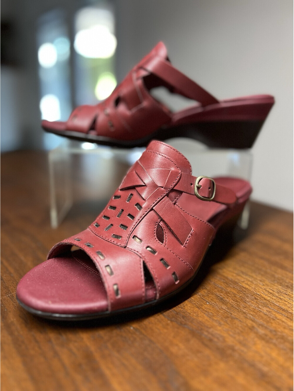 Clarks Bendables Bermuda Women’s Red Leather Wedge Sandal Size 8M